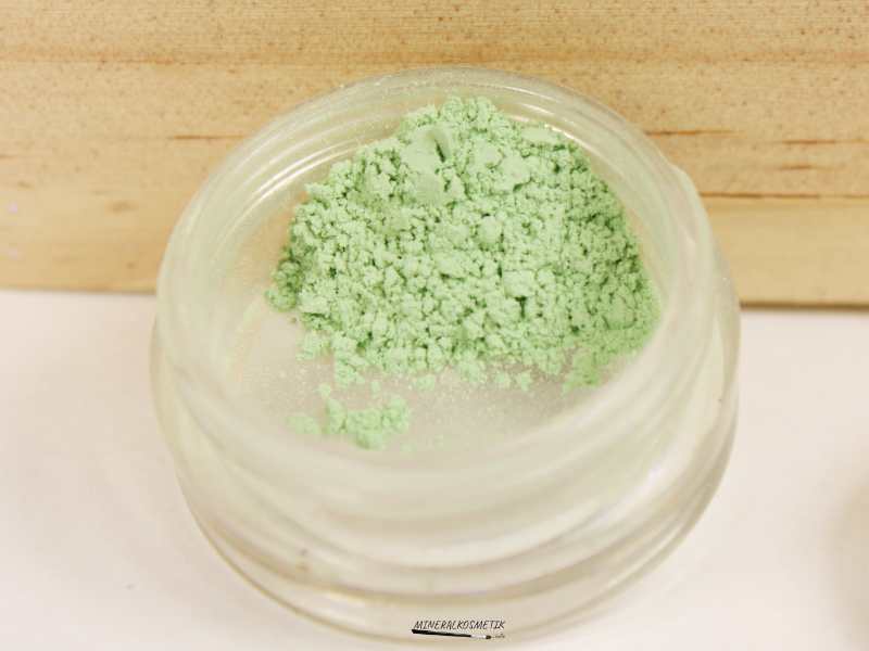 Mineral Concealer grün zum Kaschieren von Rötungen